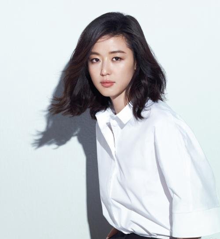 脸大的女生比较适合什么发型,脸大的女生适合什么发型别太短