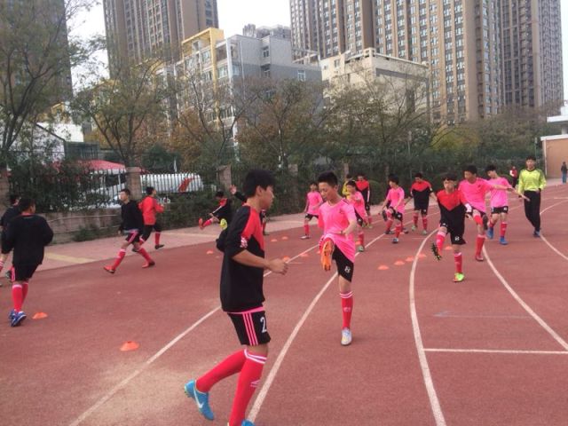 绗戝偛瀛︾敓瓒崇悆,绗戝偛瓒崇悆