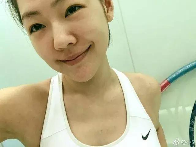 孙怡素颜被吐槽没有董子健白 (李沁的素颜和孙怡的素颜)