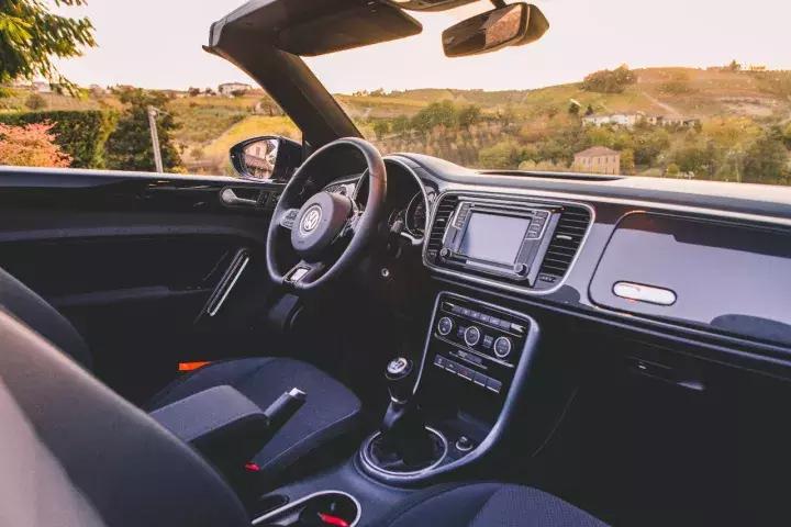 大众甲壳虫敞篷版高速体验,甲壳虫海外版