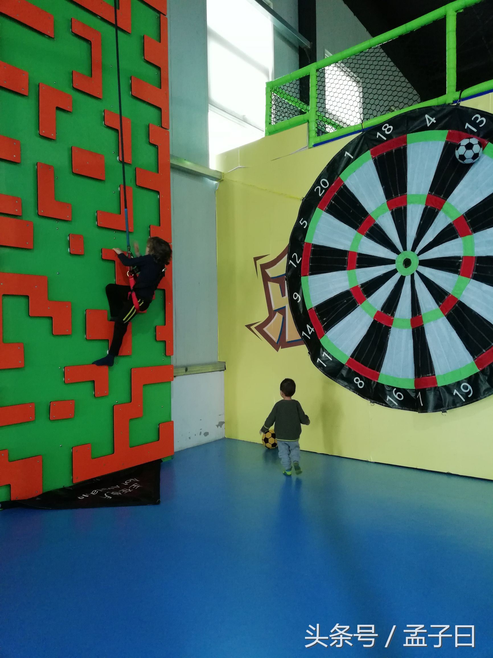 杈藉畞灏忕敺瀛╃敤鑴氭媺寮撳皠绠腑闈跺績,灏忕敺瀛╃敤鑴氭媺寮撳皠绠腑闈跺績