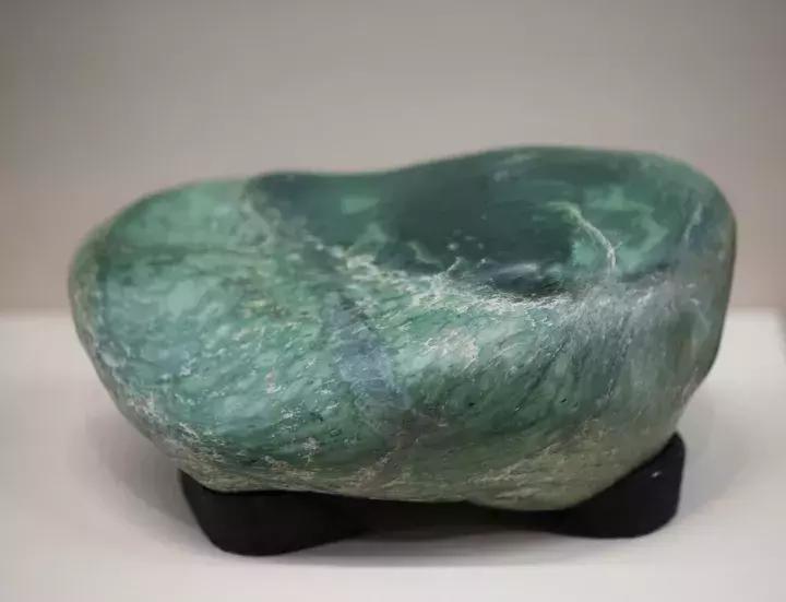 翡翠赌石的12种玩法图片,莫湾基翡翠原石赌石要诀