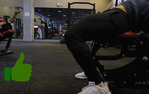 纠正胸往前倾,纠正左右胸肌不一致的动作