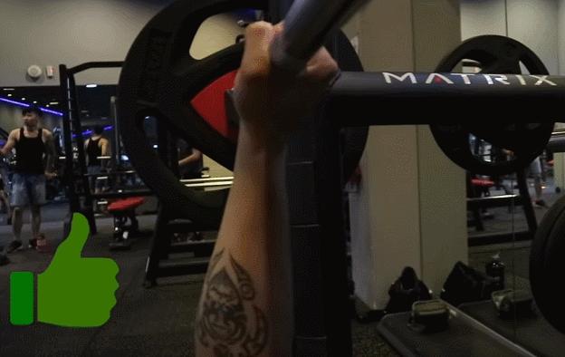 纠正胸往前倾,纠正左右胸肌不一致的动作