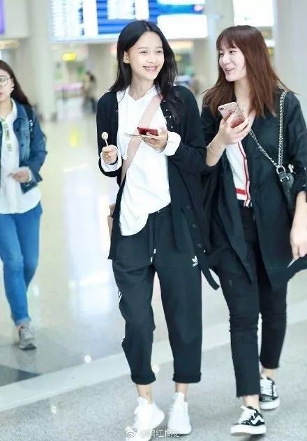 孙怡素颜被吐槽没有董子健白 (李沁的素颜和孙怡的素颜)