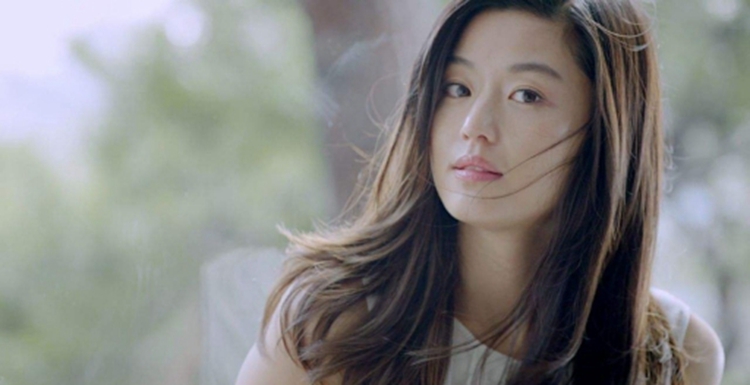 脸大的女生比较适合什么发型,脸大的女生适合什么发型别太短