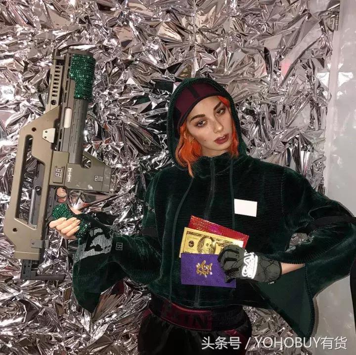 学会这些穿衣小技巧让你瞬间变高,学会这6个穿衣技巧时髦又高级