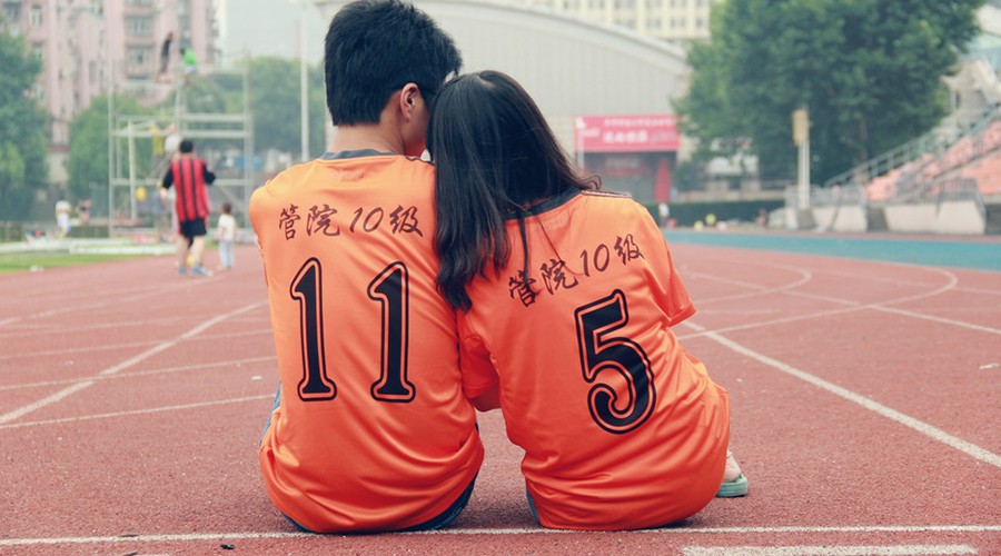 作闹纠缠感动不了男人，只有这样做，他定会发了疯的主动求复合！