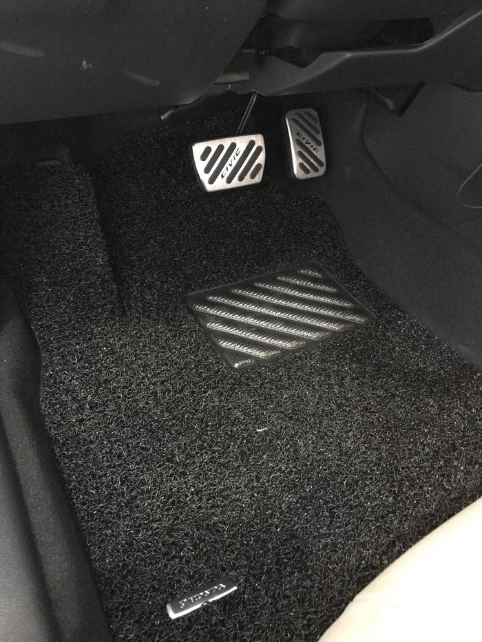 十代思域炫动蓝白色轮毂改装,思域十代炫动蓝内饰