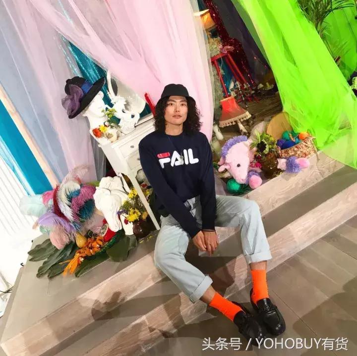 学会这些穿衣小技巧让你瞬间变高,学会这6个穿衣技巧时髦又高级