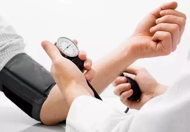 十种解决泌尿结石的方法,泌尿结石怎么缓解疼痛