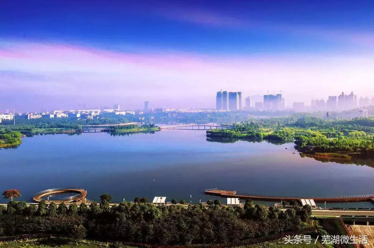 鍚堣偉榛勯簱鏅偣,鍚堣偉鏃呮父鏅偣