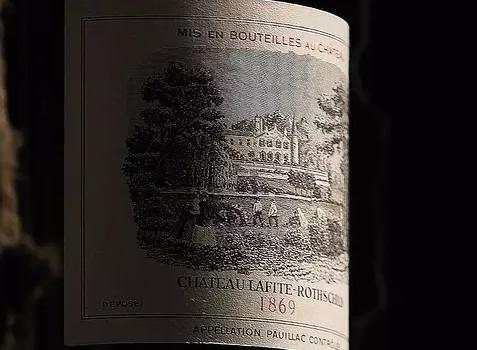 白夜追凶里喝的酒格兰菲迪多少钱,白夜追凶喝三十万拉菲犯法吗