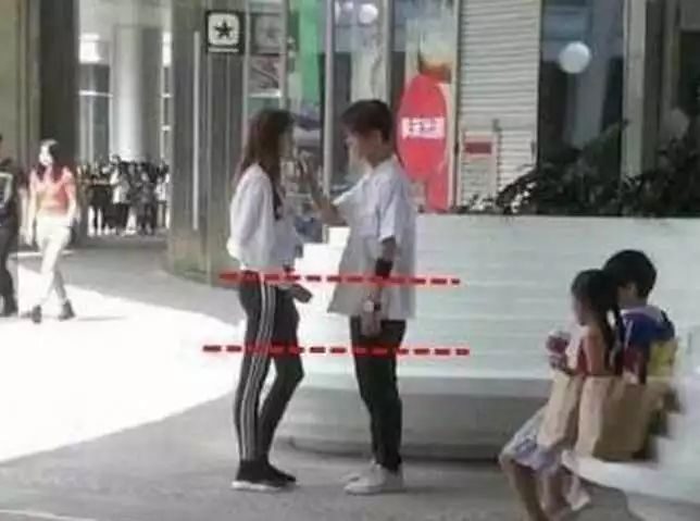 男生什么样的身材显高,腿短男生穿什么显高