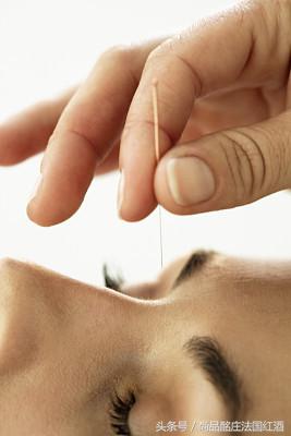 左眼皮跳跳是哪首歌的歌词,左眼皮跳跳是好运要来到吗