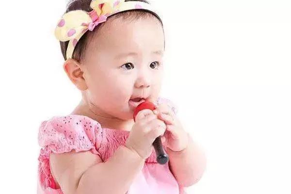 “贵人语迟”吗？孩子咿呀学语时，要注意语言发展的环境和因素