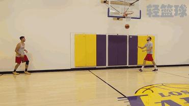 华尔兹外侧换步接晃追步,球场华尔兹空中换手挑篮