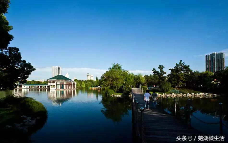 鍚堣偉榛勯簱鏅偣,鍚堣偉鏃呮父鏅偣