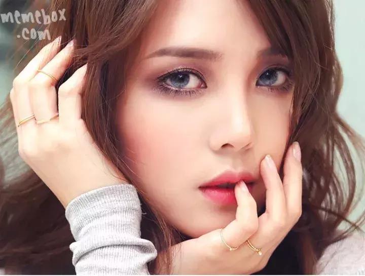 不超过100块钱的平价眼影盘推荐,推荐一款今年超火的眼影盘