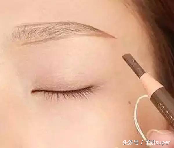 小白化妆步骤,化妆的步骤及化妆用品