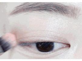 小白化妆步骤,化妆的步骤及化妆用品