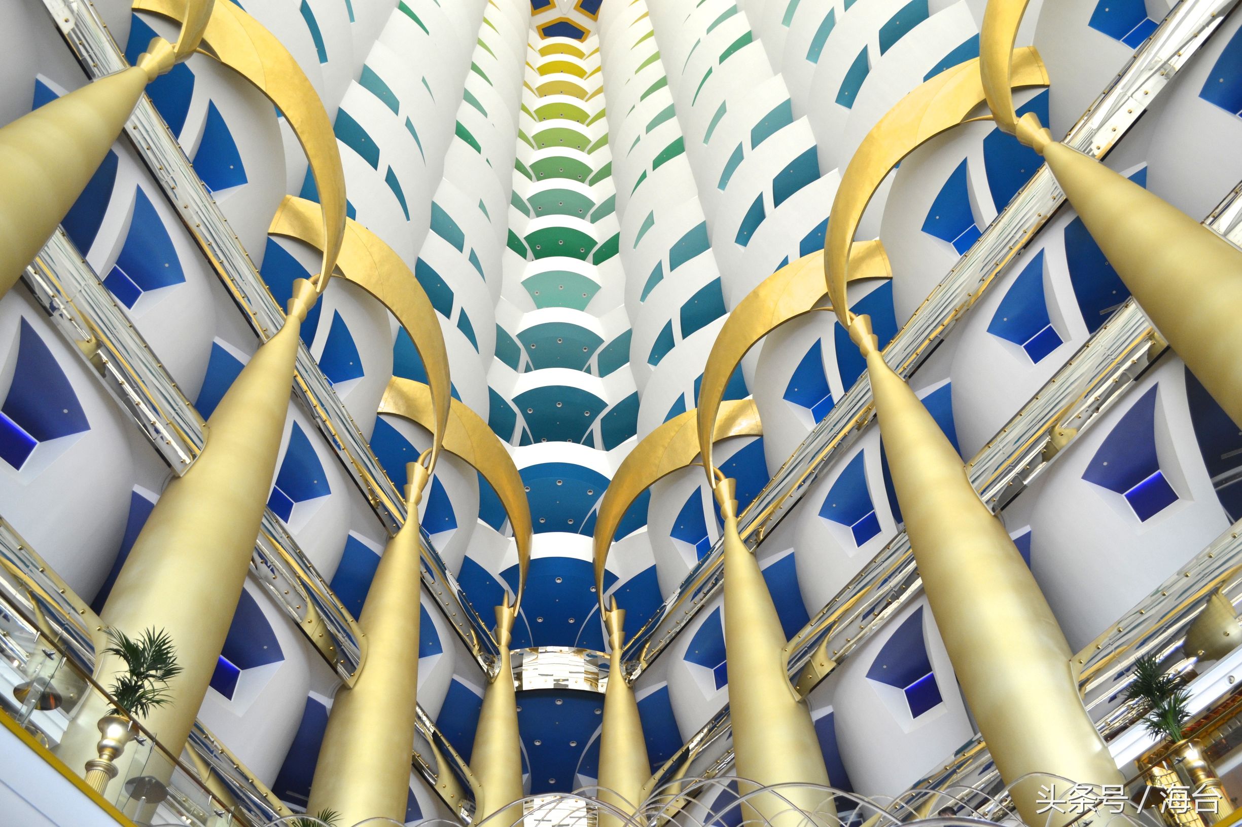 迪拜旅游住哪个酒店最便宜,迪拜顶级酒店体验价格多少