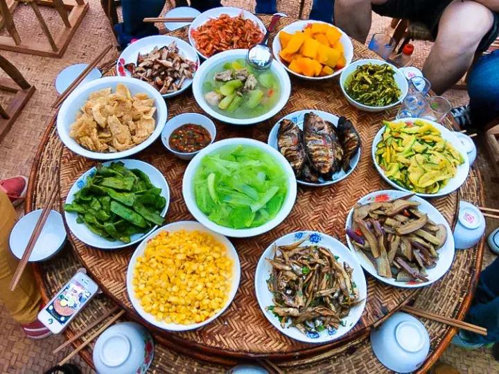 云南冬天的梯田 (云南冬季山坡梯田)