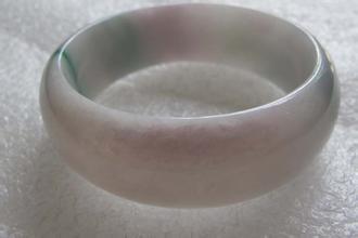 翡翠作假新手法——抛光粉上色，千万要注意了！