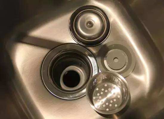 处理衣服发霉的小妙招,衣服发霉有小白点怎么处理