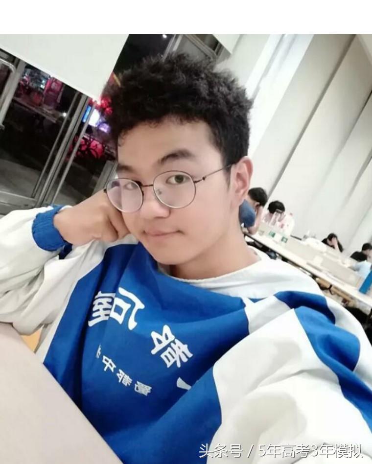 睡眠少怎么上课不困,上课犯困掐哪里能清醒