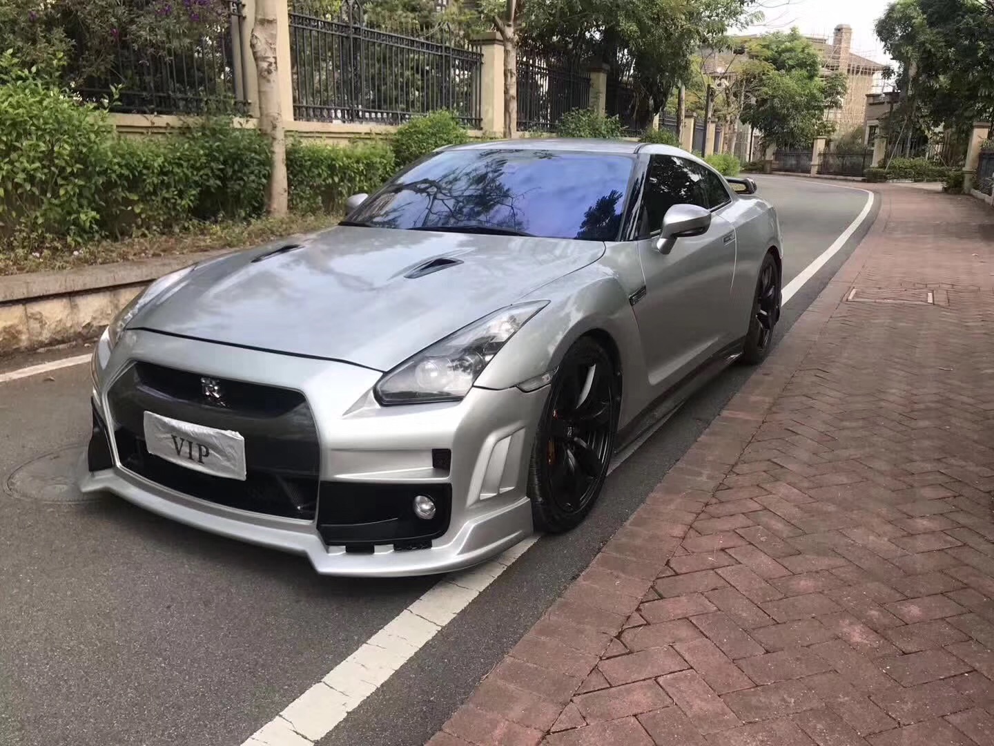 日产GTR落地198万,加快猛兽,东洋站神