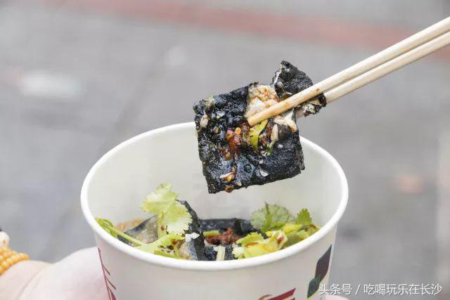 长沙太平街臭豆腐图片,长沙太平街小吃有臭豆腐和排骨