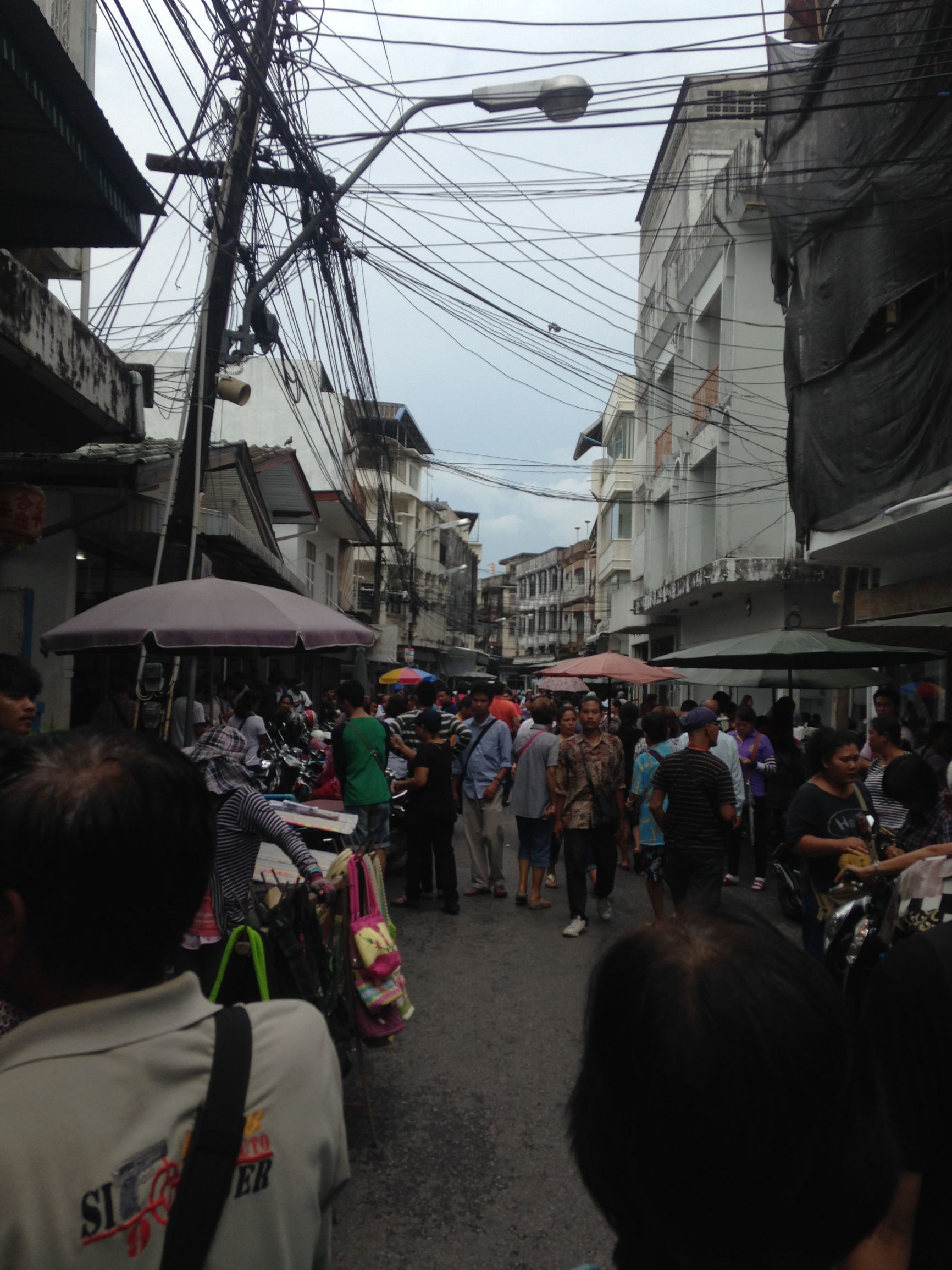 去斯里兰卡买蓝宝石注意事项,怎么看斯里兰卡蓝宝石