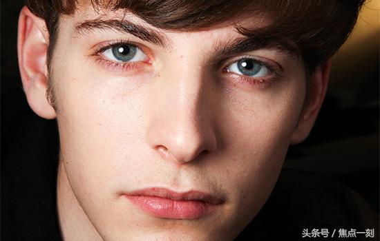男士眉毛雾眉怎么画自然,男士眉毛如何画得自然