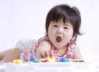 “贵人语迟”吗？孩子咿呀学语时，要注意语言发展的环境和因素