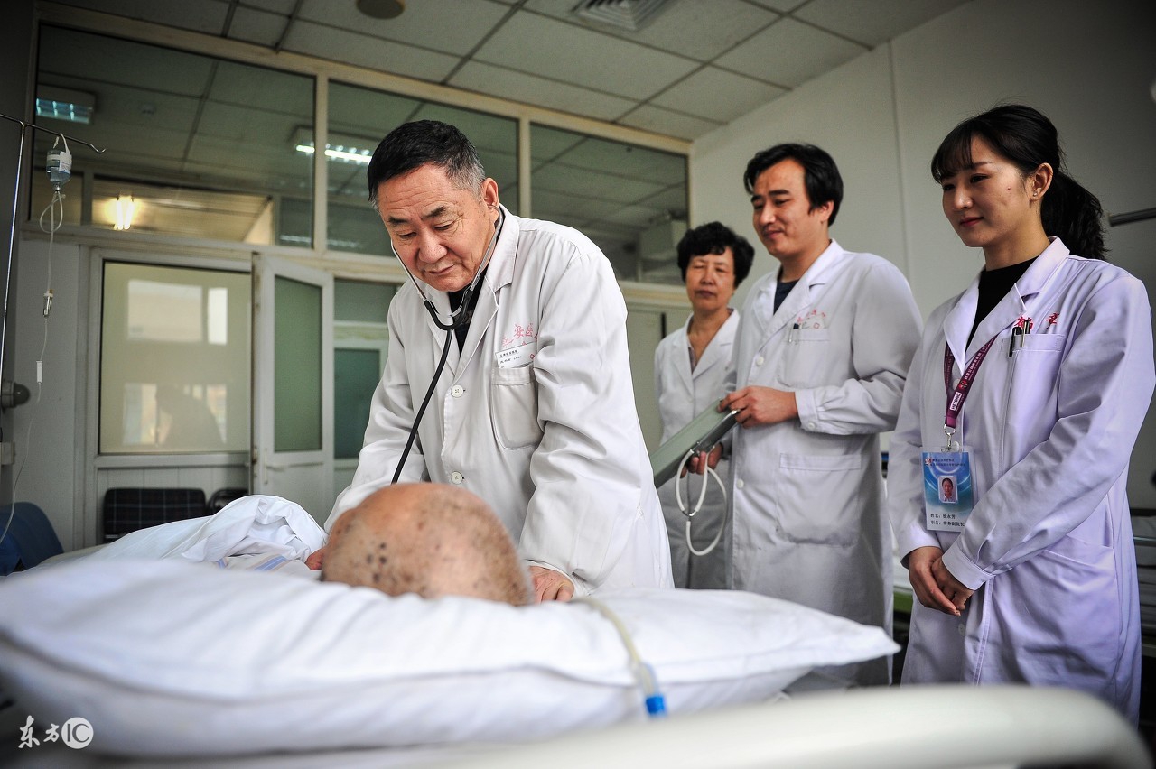 我父亲喉癌晚期现在爱睡觉了,父亲抗癌五年的感悟