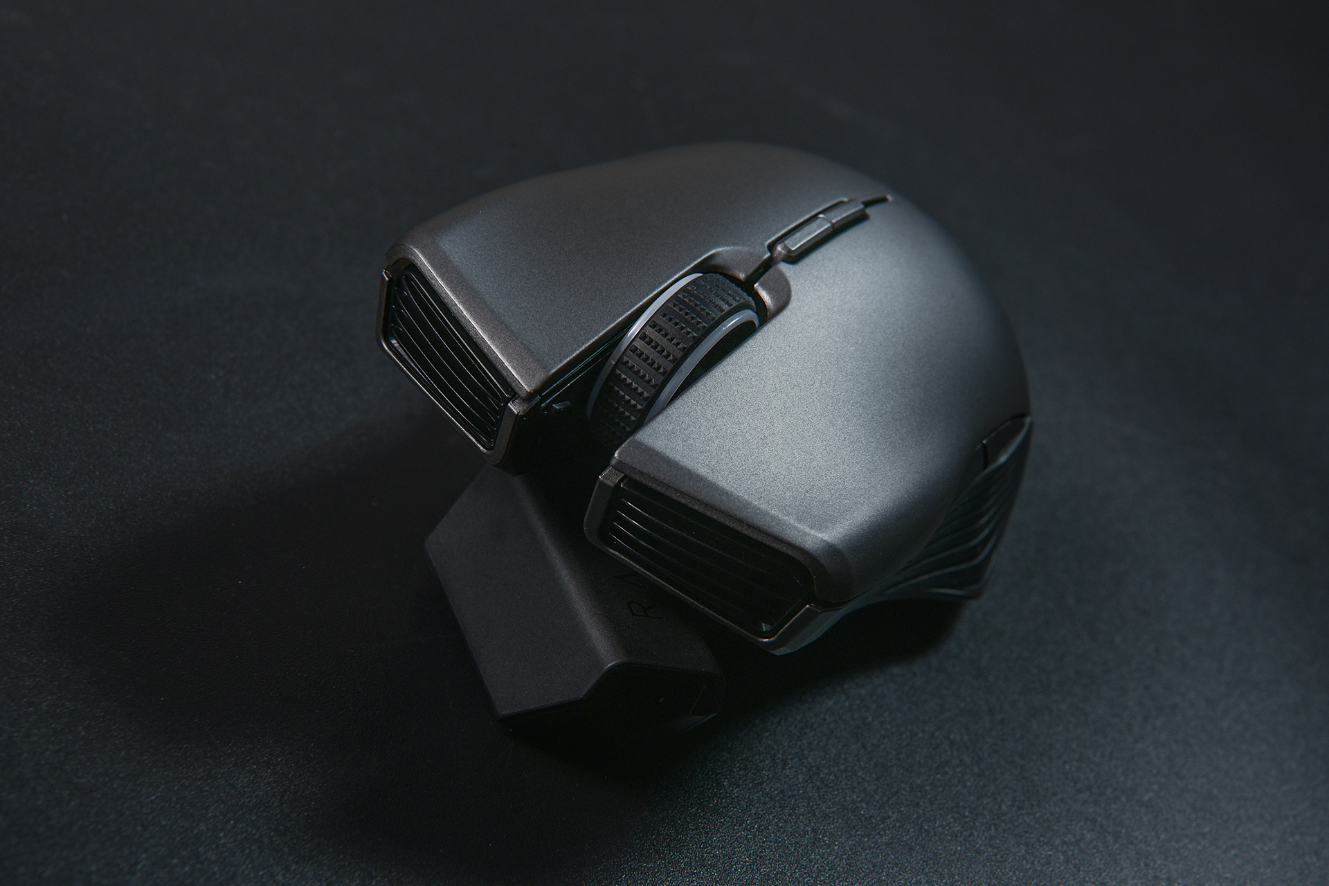 蝰蛇鼠标对称高背,雷蛇蝰蛇手感