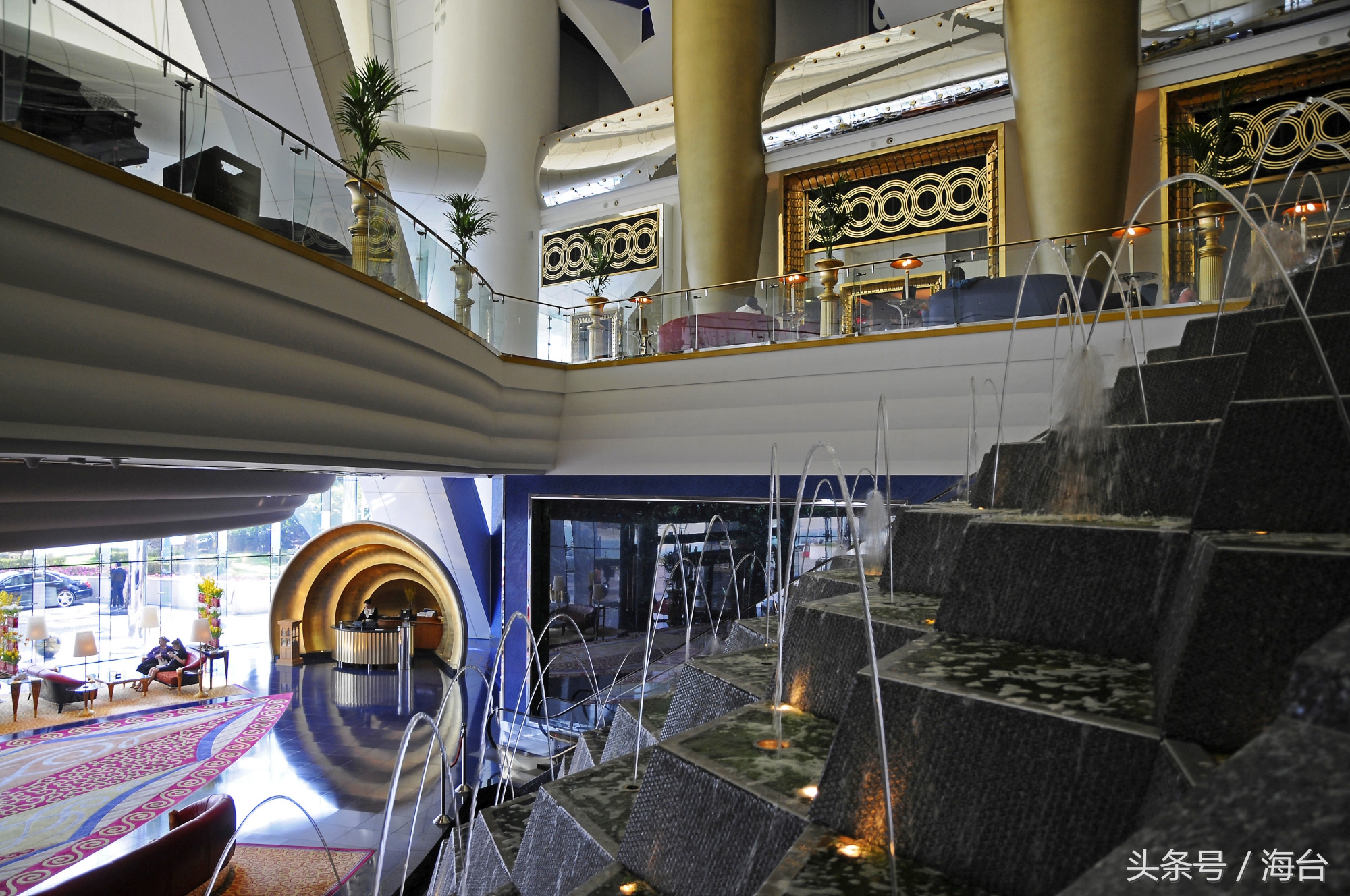 迪拜旅游住哪个酒店最便宜,迪拜顶级酒店体验价格多少