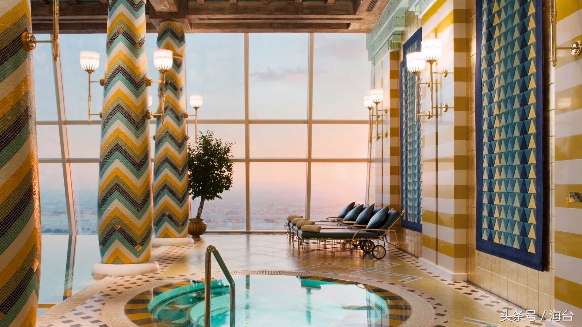 迪拜旅游住哪个酒店最便宜,迪拜顶级酒店体验价格多少