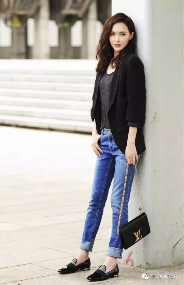 唐嫣衣着宽松引争议,唐嫣气质穿搭