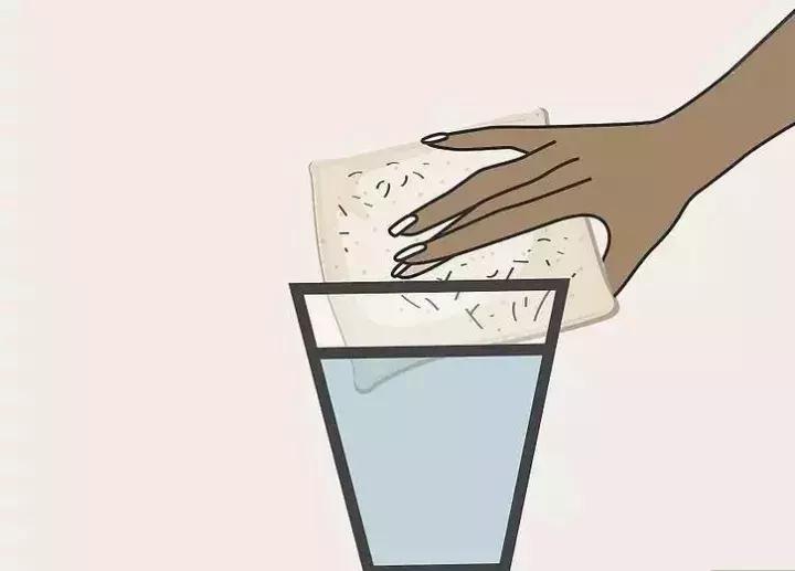 牛仔裤酱油污渍怎么去除,去除牛仔裤的污渍方法