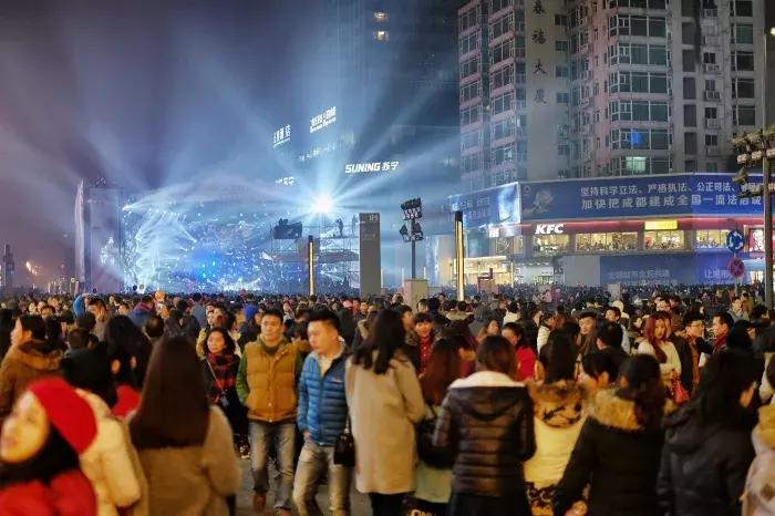 成都人不逛春熙路逛哪里,外地人眼中的成都春熙路