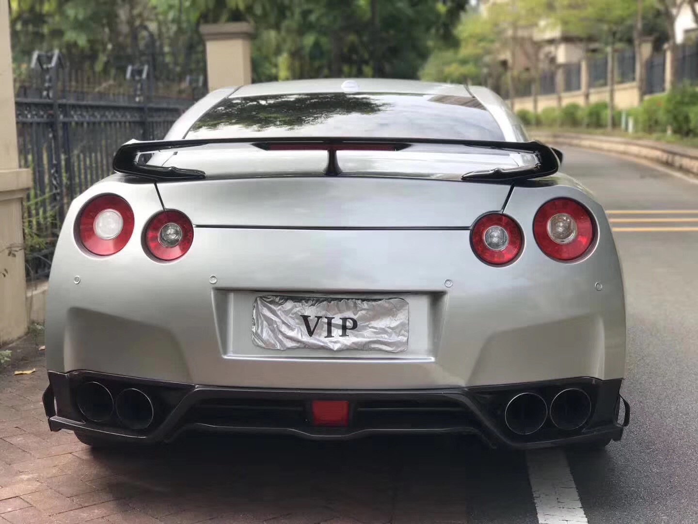 日产GTR落地198万,加快猛兽,东洋站神