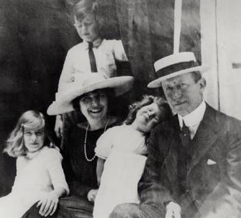 他辍学搞发明被视为技工,年仅20岁便造出第一个获诺奖的工程发明