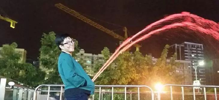 男性排尿不畅尿分叉用什么药,男性出现尿分叉的现象是什么原因