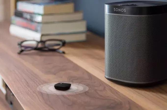 一双纯色的球鞋,一双能发光的球鞋