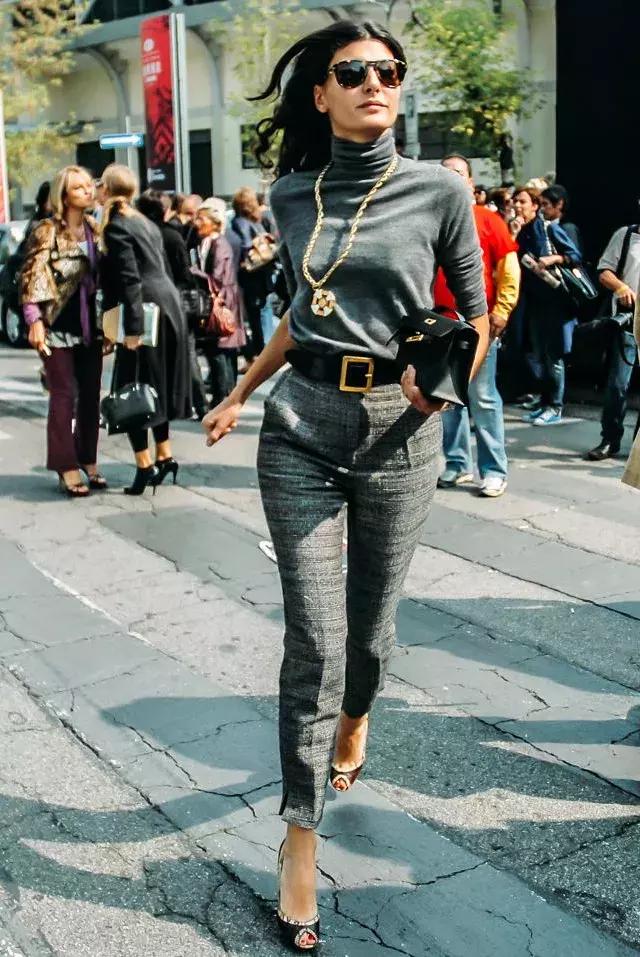 红色毛衣配什么毛衣链好看,想把毛衣穿时髦从拒绝这3款开始