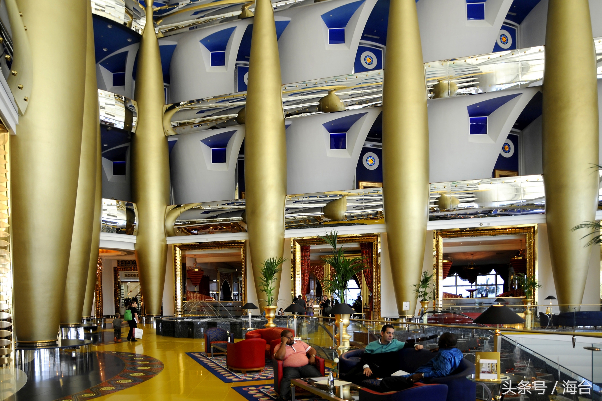 迪拜旅游住哪个酒店最便宜,迪拜顶级酒店体验价格多少