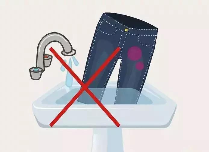 牛仔裤酱油污渍怎么去除,去除牛仔裤的污渍方法