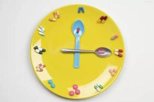 血压波动太大如何是好？改变一下吃药的习惯就可以解决